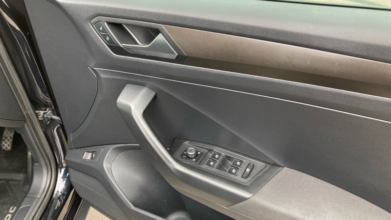 Volkswagen T-Roc 1.6 TDI SE 5dr Diesel Hatchback